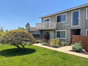 Building Photo - Live the Coveted Encinitas Lifestyle!