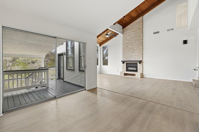 Building Photo - 2204 Toro Canyon Rd