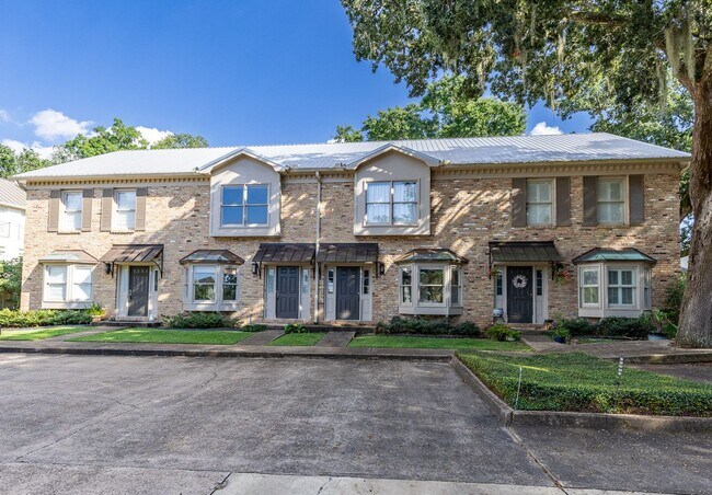 Building Photo - COMING SOON! Two bedroom two and a half bath across from Mobile Bay!