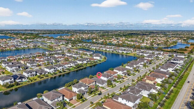 Building Photo - 4398 SW 173rd Ave