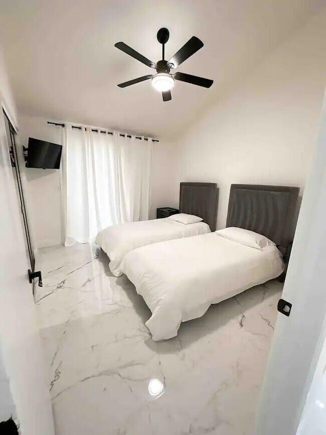 Building Photo - 1255 Periwinkle Pl