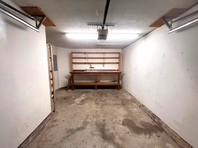 Building Photo - 301 Commons Way