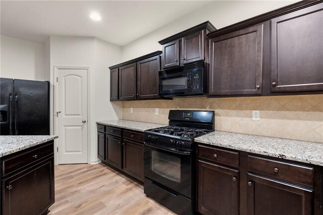 Building Photo - 613 Stonehurst Ln