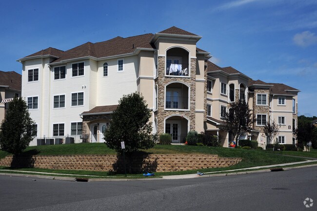 Building Photo - 184 Bates Dr