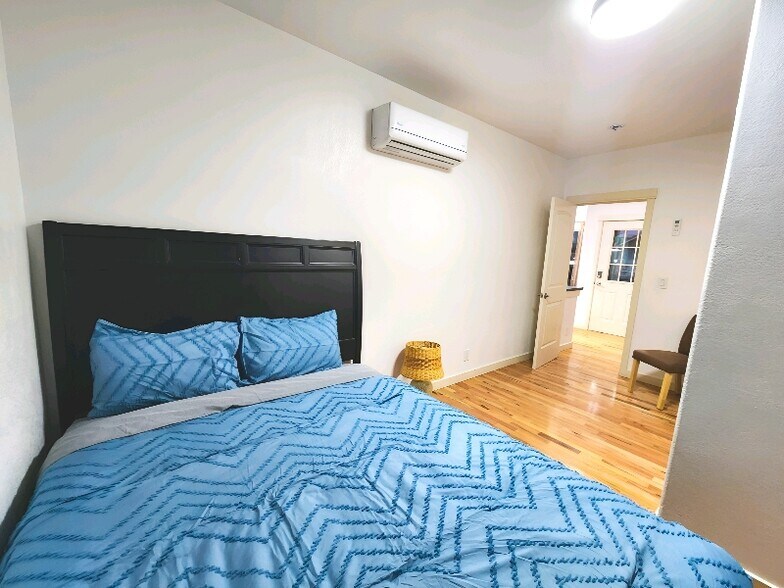 Building Photo - 1565 Thomas Rd