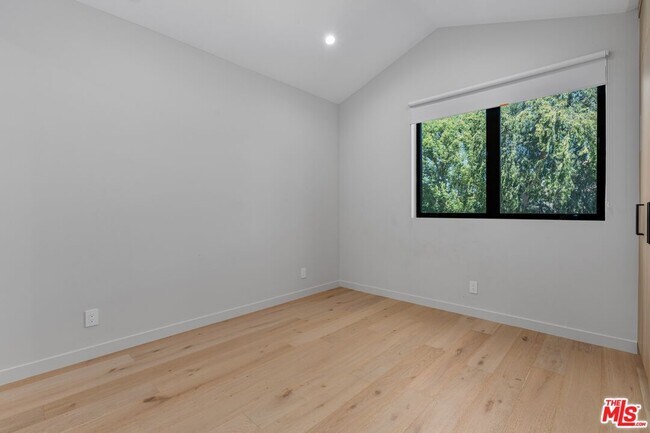 Building Photo - 4647 Morse Ave