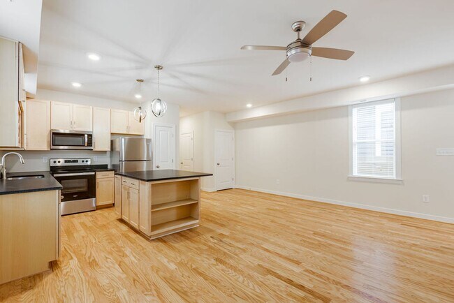 Building Photo - 1113 N 32nd St