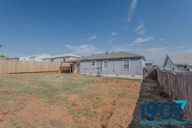 Building Photo - Charming & Updated 3-Bedroom Home in Moore...