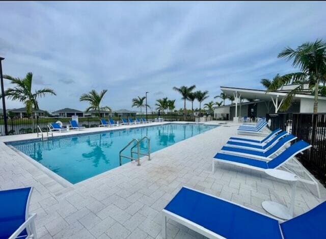 Building Photo - 14043 SW Thorens Dr