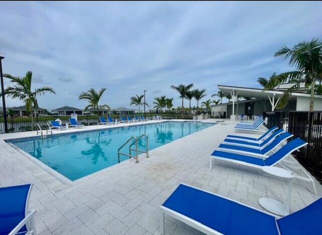 Building Photo - 14043 SW Thorens Dr