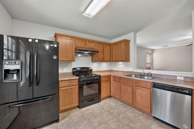 Building Photo - 2412 Kale Dr