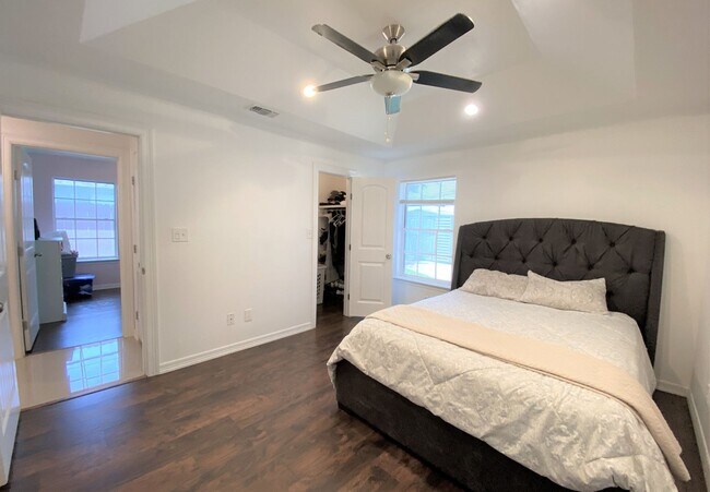 Building Photo - 3Bed/2 Bath Well kept and Upgraded! ( Mcallen TX )