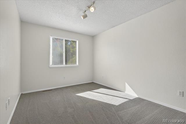 Building Photo - 306 Mulberry Cir