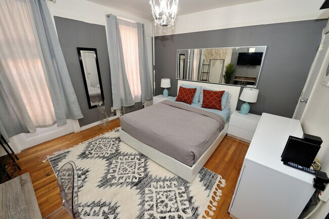 Building Photo - 1109 1st Ave