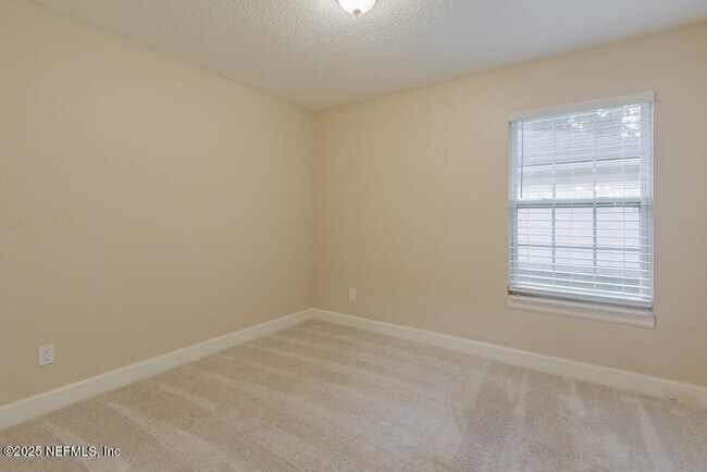 Building Photo - 2039 Navaho Ave