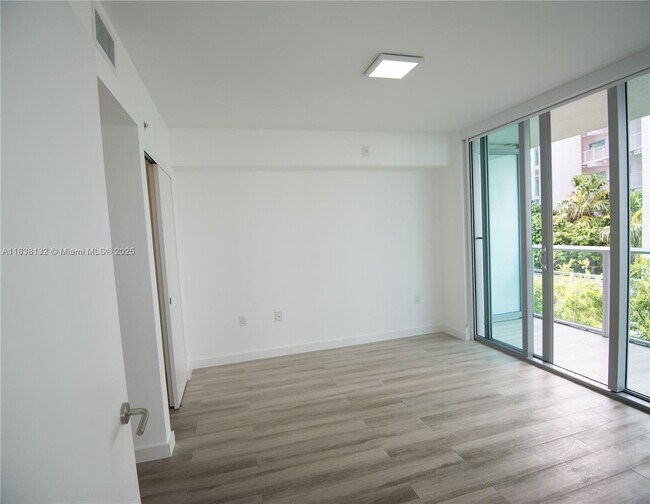 Building Photo - 6620 Indian Creek Dr
