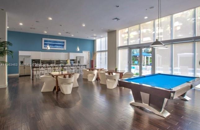 Building Photo - 2775 NE 187th St