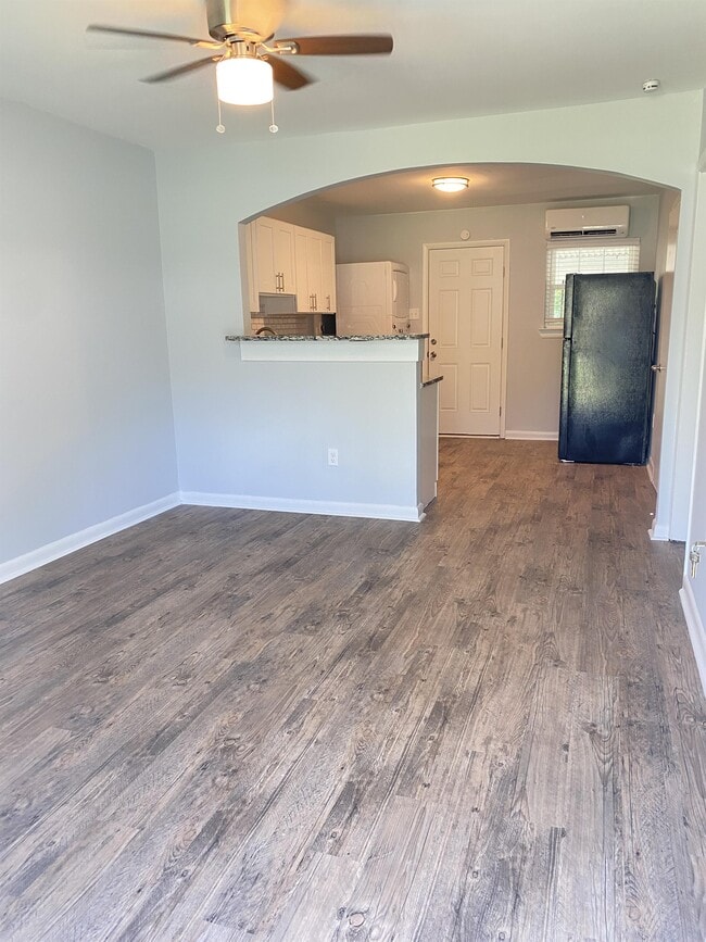 Building Photo - 18272 Sidney Ave