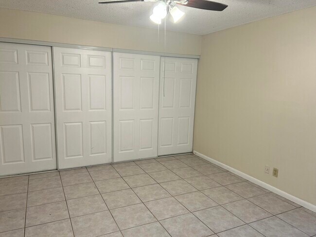 Building Photo - 23 Crossings Cir