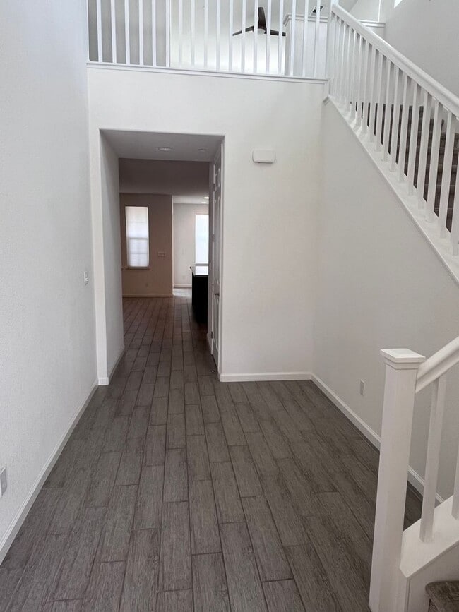 Building Photo - BEAUTIFUL HOME IN ROSEVILLE IN THE GATED COMMUNITY OF STONE POINT!!