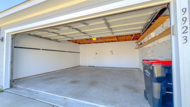 Building Photo - 9923 Farrell Dr