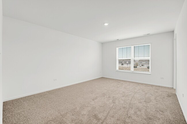 Building Photo - 25720 W Yorkshire Dr