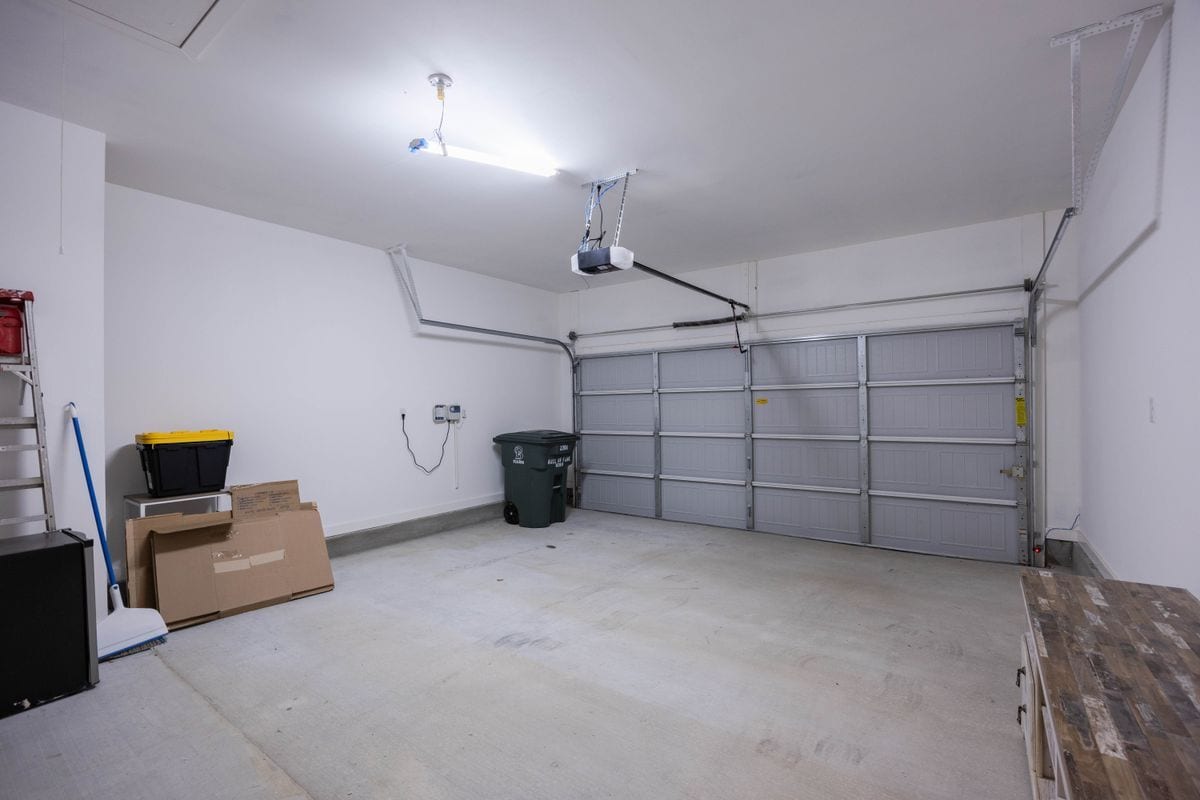 Building Photo - 2206 Hall of Fame Ct