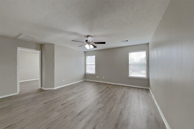 Building Photo - 4834 Elkmont Ct