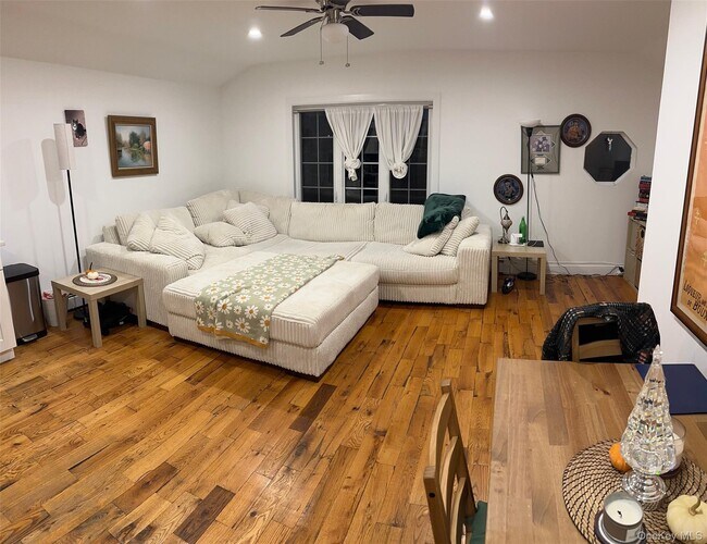 Primary Photo - 3-44 Beach 87th St