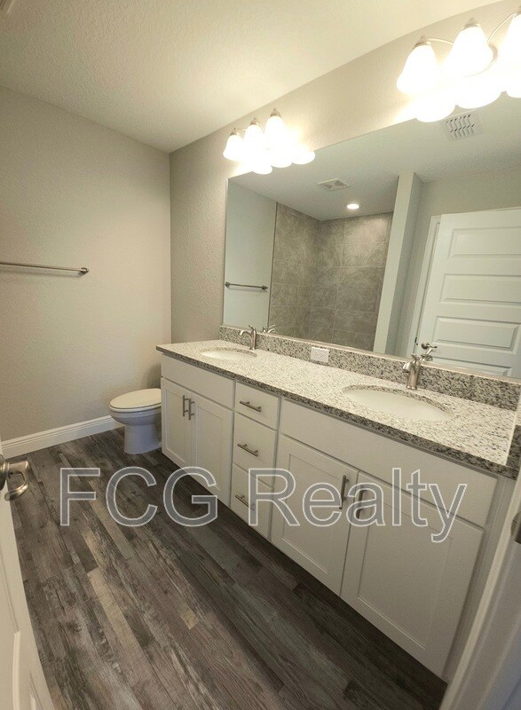 Building Photo - 17 Oak Trail