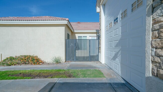 Building Photo - 49142 Barrymore St