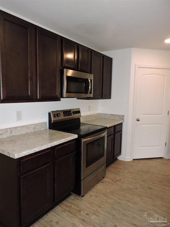 Building Photo - 5780 Blackhorse Cir