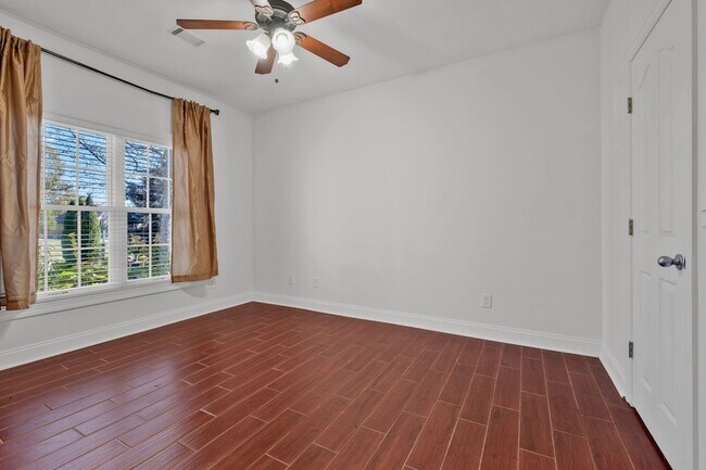 Building Photo - 614 Greene Dr