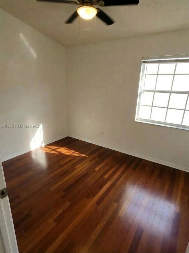 Building Photo - 721 SW 148th Ave