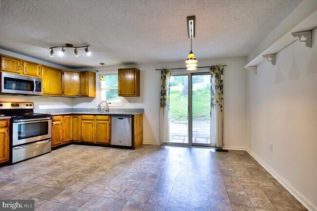 Building Photo - 342 Sherry Ln