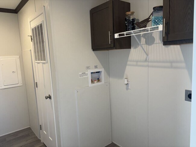 Building Photo - 127 Cimarron