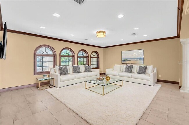 Building Photo - 5810 Bahama Shores Dr S