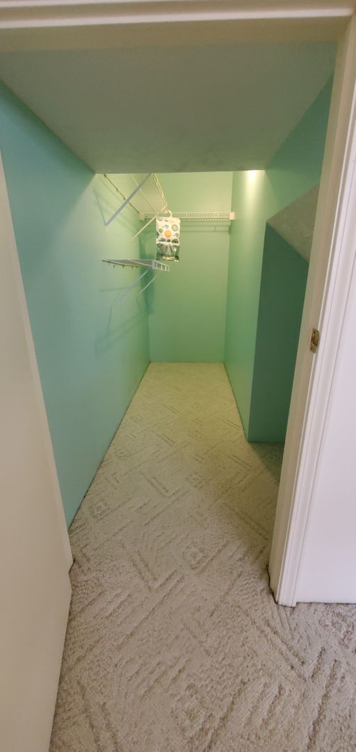 Building Photo - Spacious 3 Bedroom Condo Near Downtown Tra...