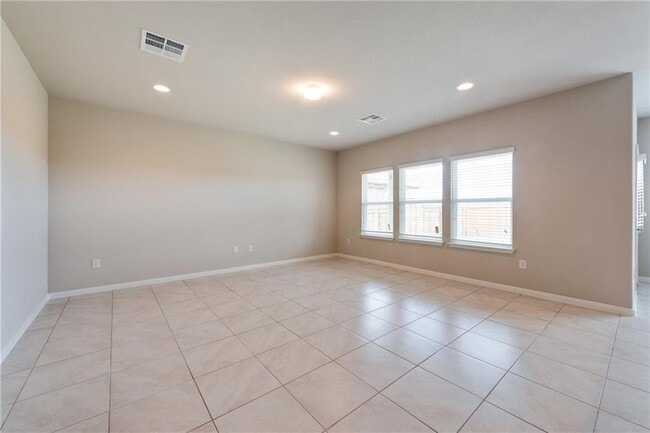 Building Photo - 1161 La Conterra Blvd