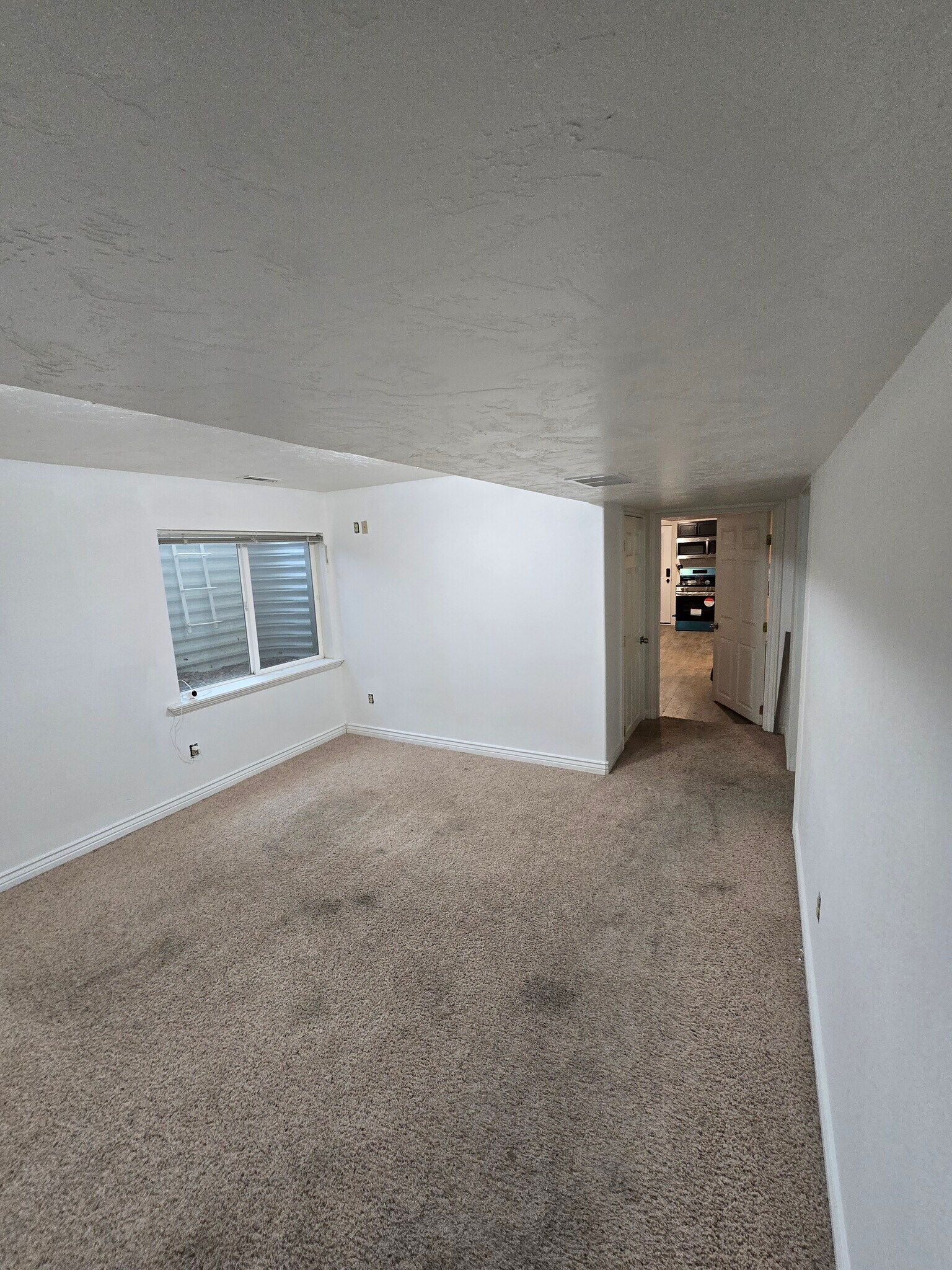 Building Photo - 13536 S Rose Hill Dr