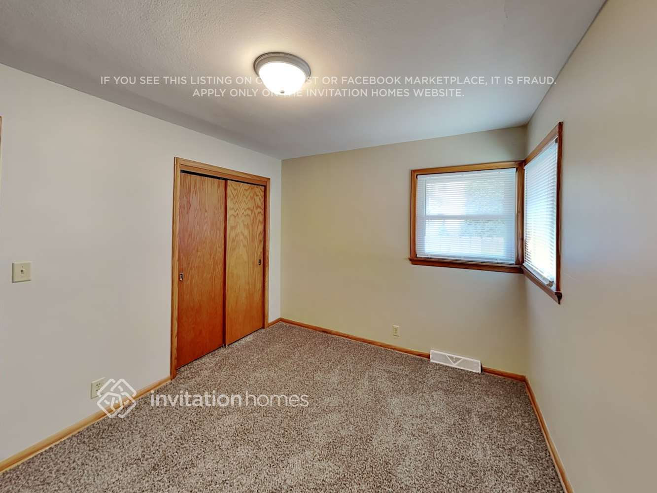 Building Photo - 3227 34th Ave S