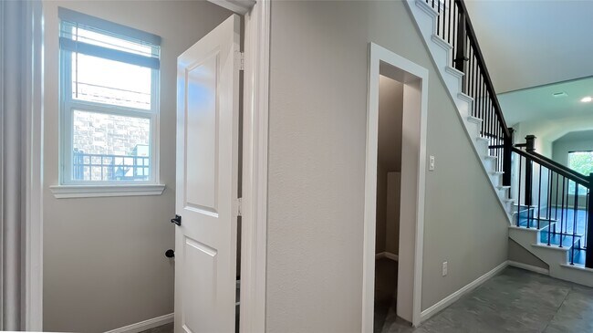 Building Photo - 732 Lake Lacosta Dr