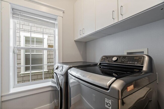 Building Photo - 5362 Chatas Ln