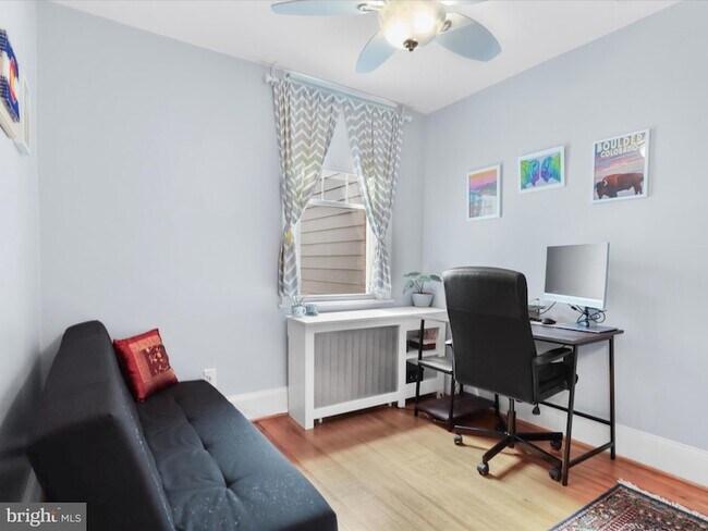 Building Photo - 1813 Bay St SE