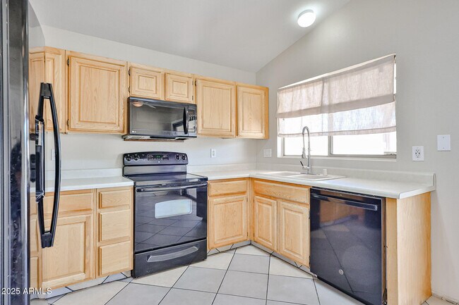 Building Photo - 11231 W Diana Ave