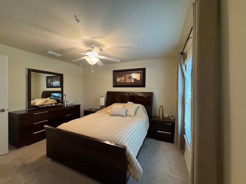 Building Photo - 9844 Venezia Cir