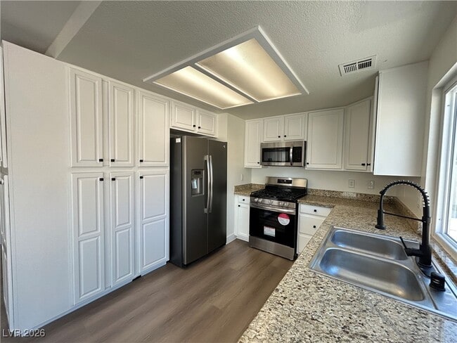 Building Photo - 5035 Meadow Grove Ct