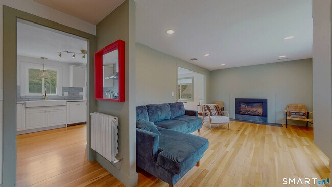 Building Photo - 444 Highland St