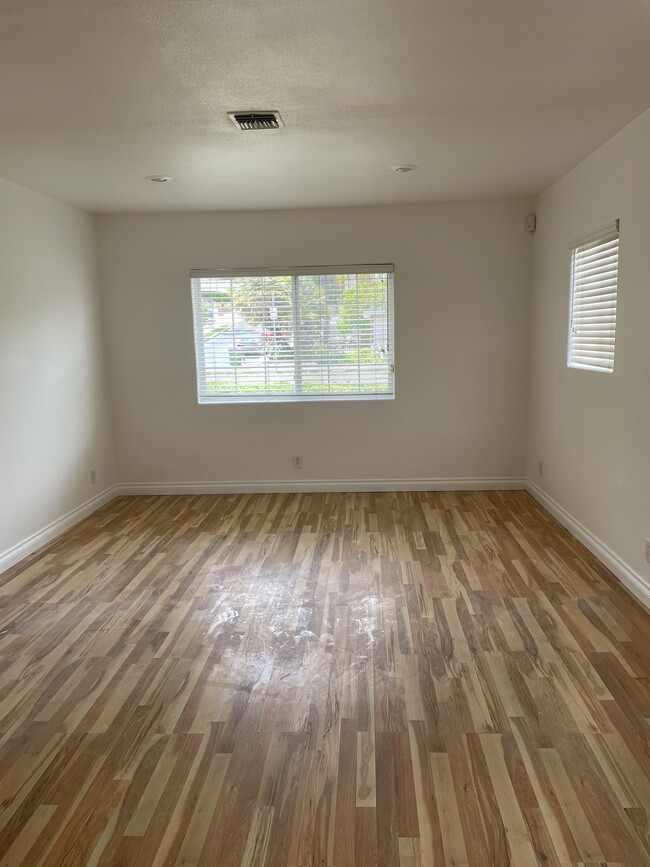 Bedroom with greenery view - 5358 Baza Ave