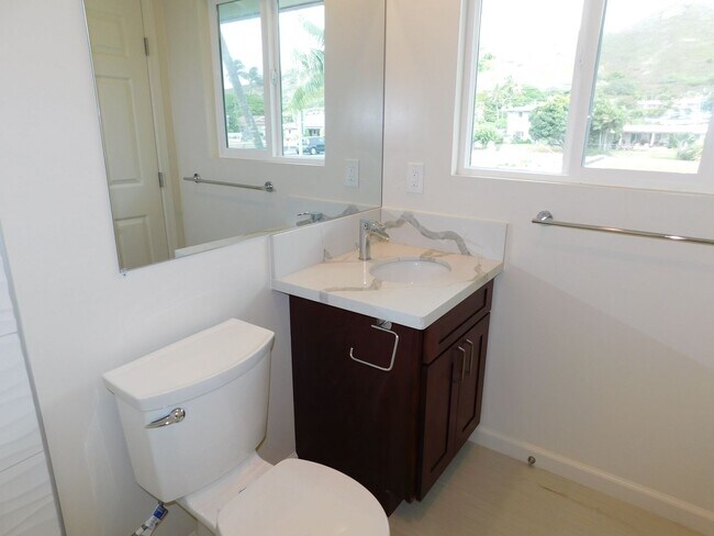 Building Photo - Kailua home on Kawainui canal, paddlers paradise, pet friendly